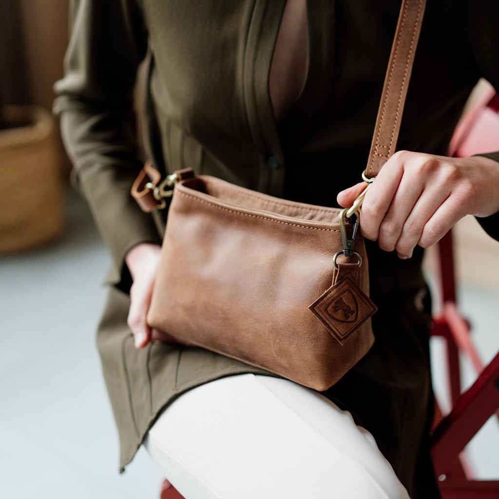 Full Grain Leather Crossbody Purse Z4395