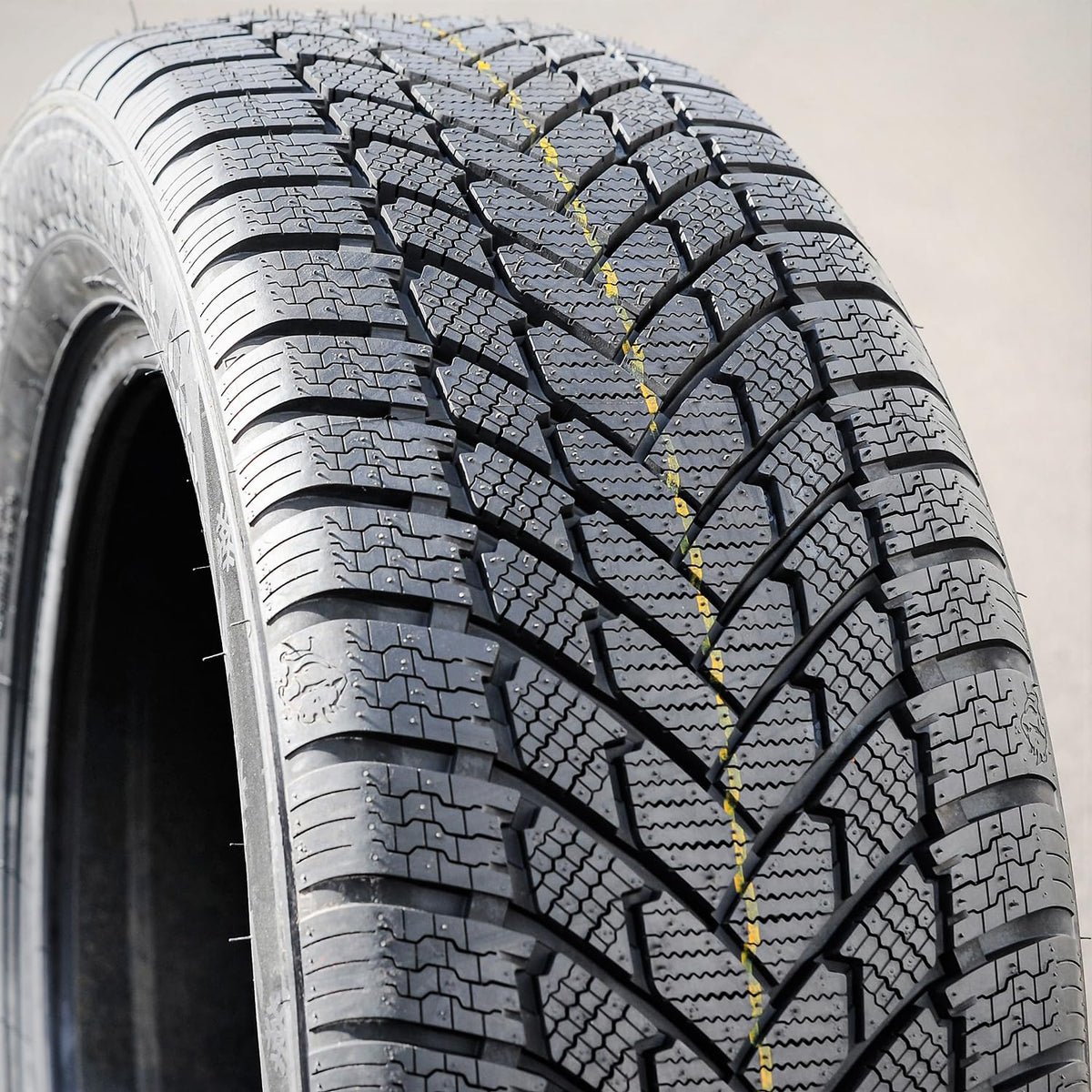 215/60R16 Winter Tires B540